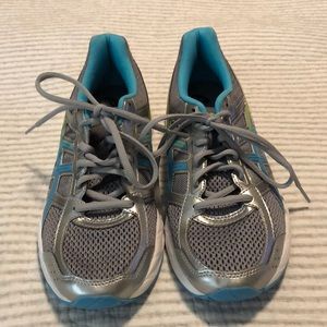 ASICS running shoes, size 9, good condition!